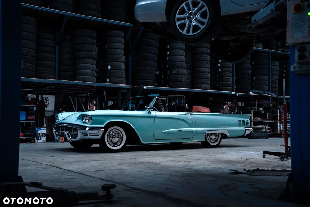 Ford Thunderbird - 6