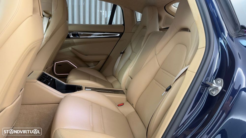 Porsche Panamera Turbo - 14
