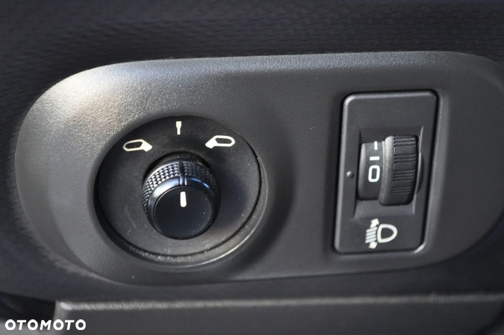 Citroën C4 Cactus 1.2 PureTech Shine S&S - 23