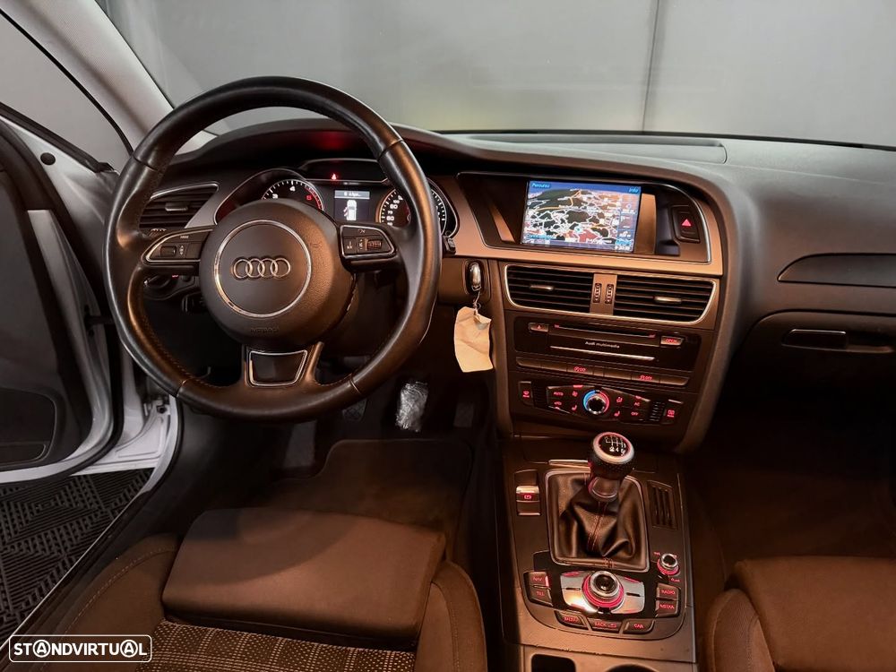 Audi A4 Avant 2.0 TDI DPF S line Sport Pack - 9