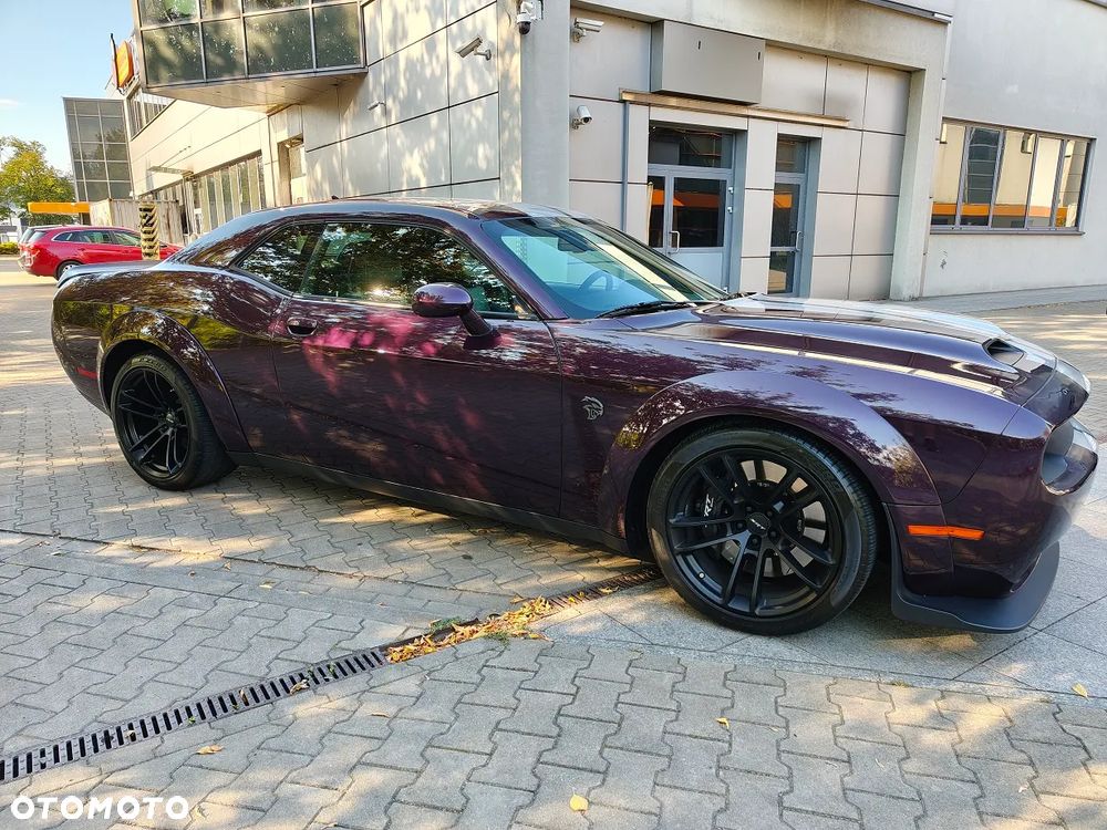 Dodge Challenger - 8