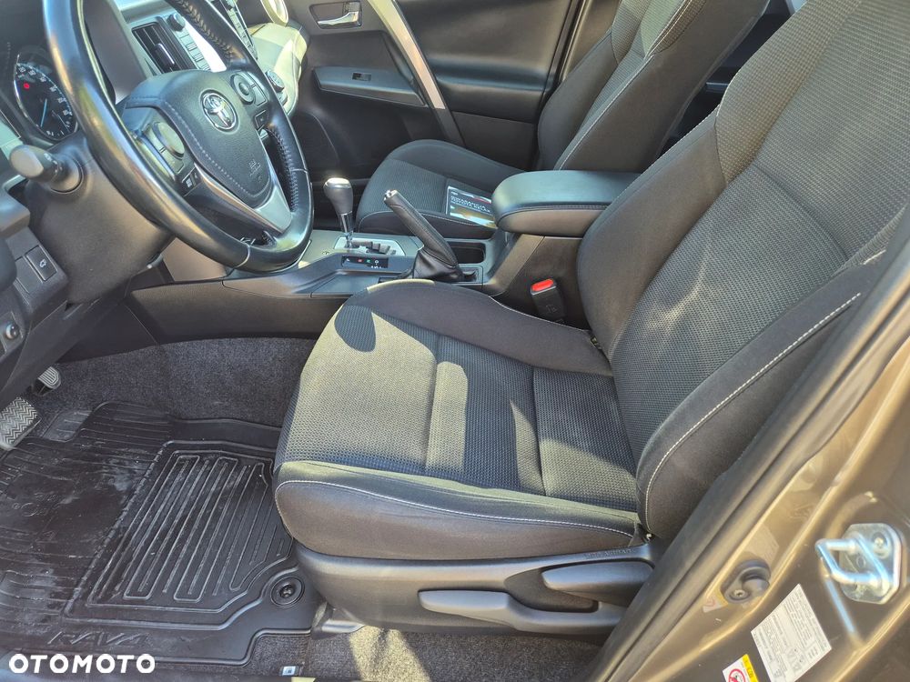 Toyota RAV4 Hybrid Premium 4x2 - 14