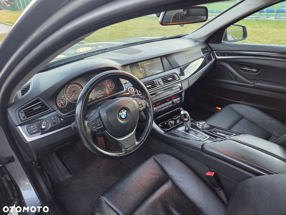 BMW Seria 5 520d xDrive Luxury Line - 9