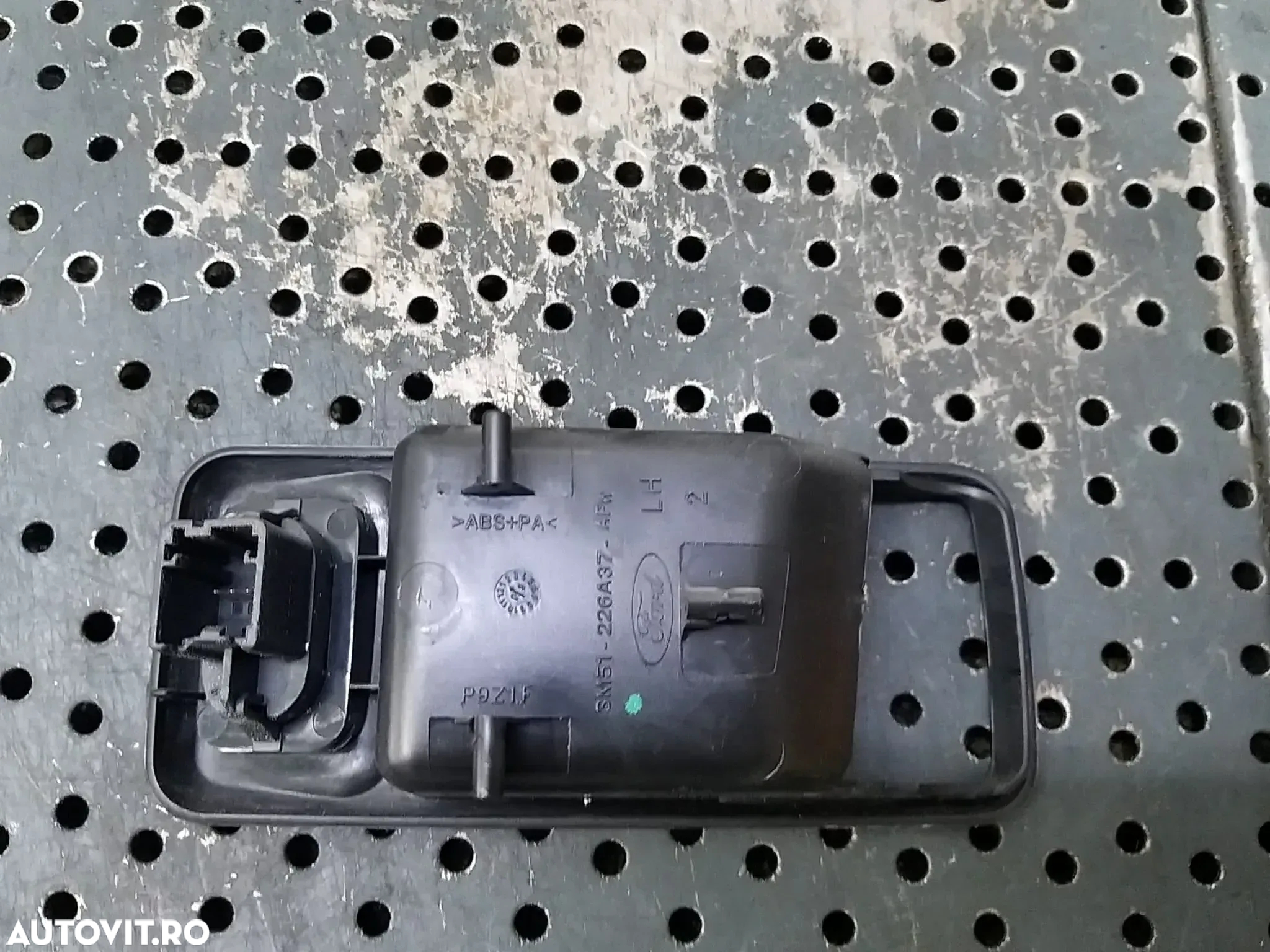 Buton geam electric stanga spate ford c max 10628510 - 3