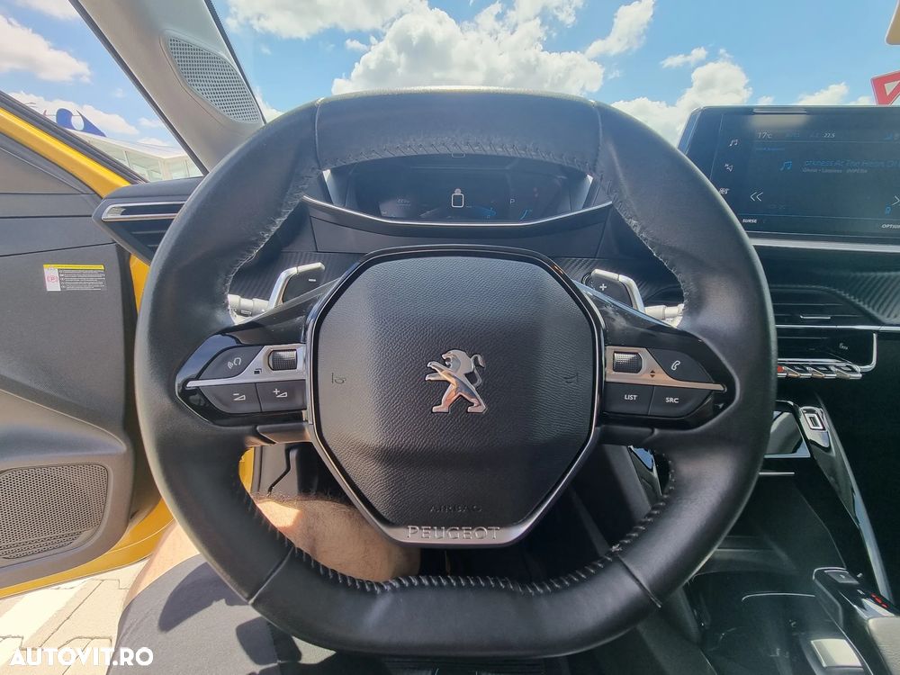 Peugeot 208 1.2 L PureTech STT EAT8 Allure Pack - 11