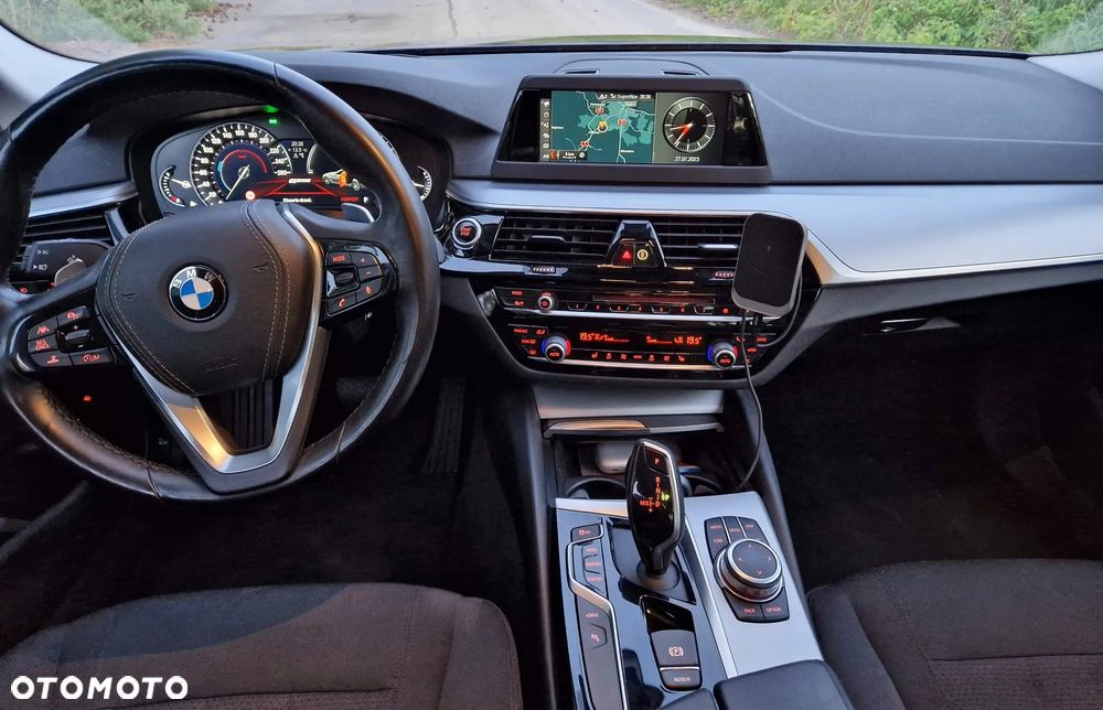 BMW Seria 5 530e iPerformance GPF Luxury Line sport - 6