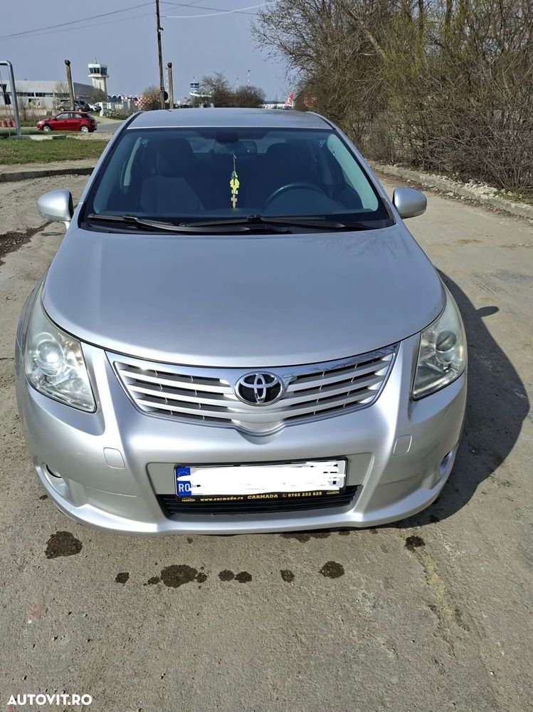 Toyota Avensis - 1