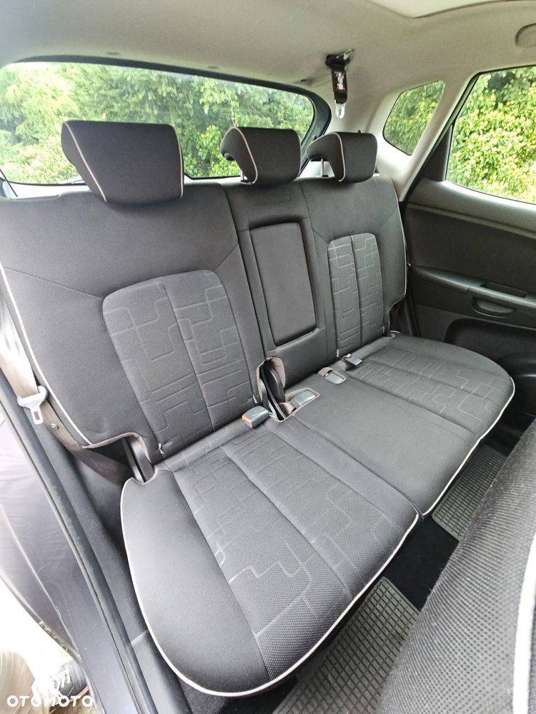 Kia Venga - 14