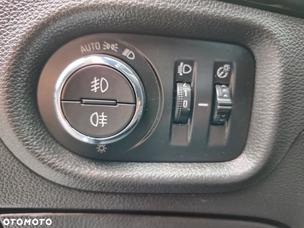Opel Astra 1.4 Turbo Dynamic - 22