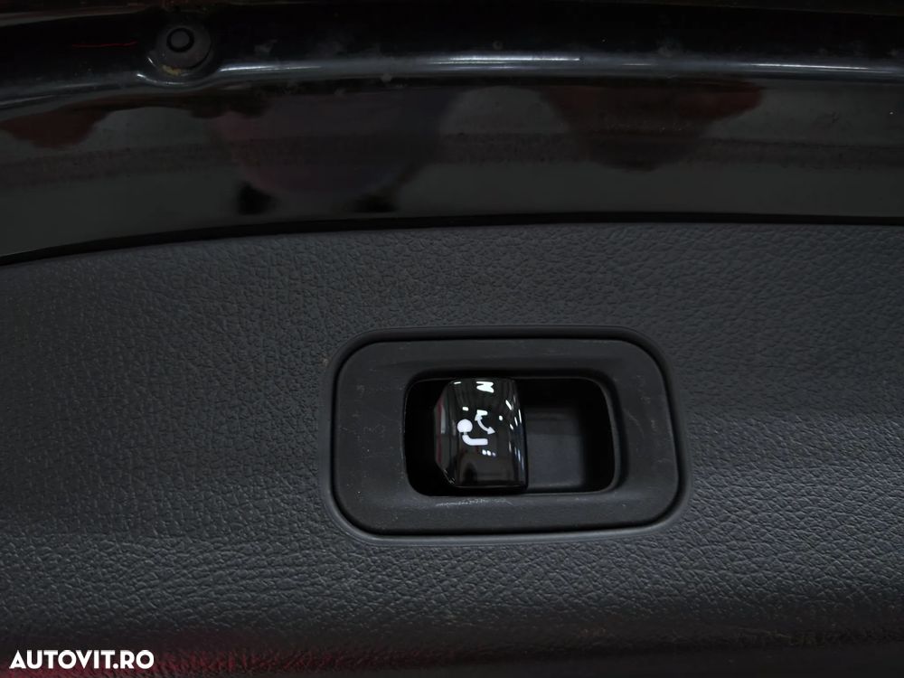 Mercedes-Benz GLC 200 4Matic 9G-TRONIC Avantgarde Advanced - 34