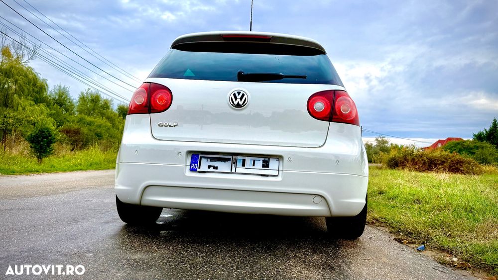 Volkswagen Golf - 5