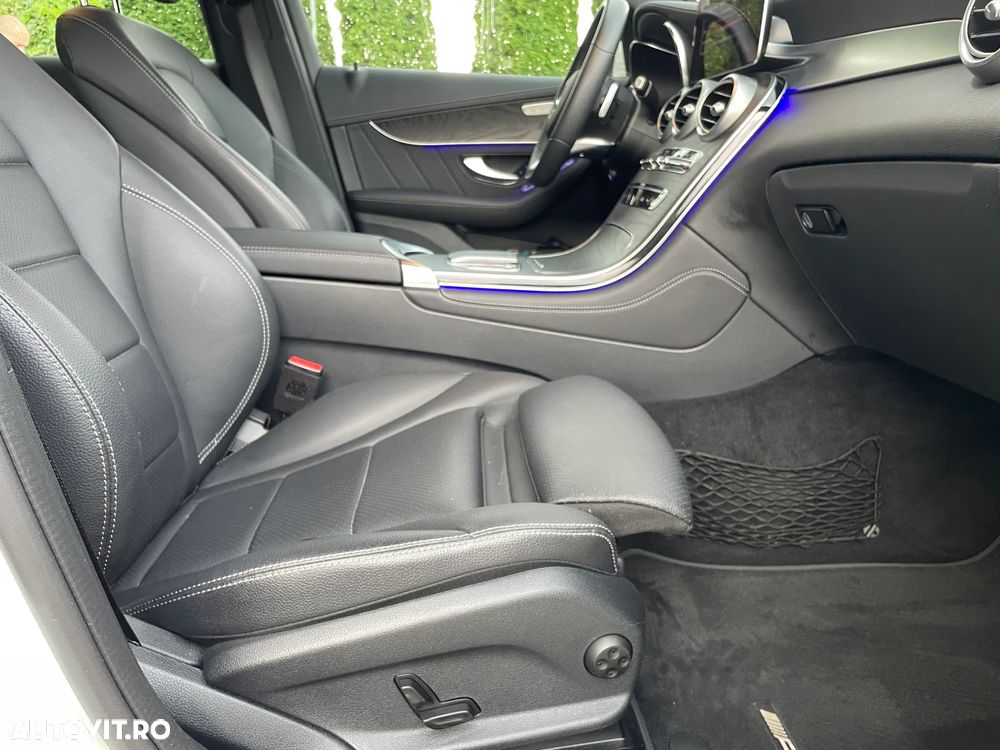 Mercedes-Benz GLC Coupe 300 4MATIC MHEV - 31