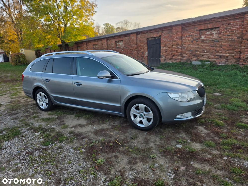 Skoda Superb 2010 photo 3
