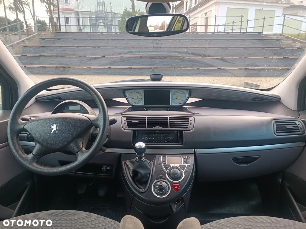 Peugeot 807 HDi 135 Premium - 13