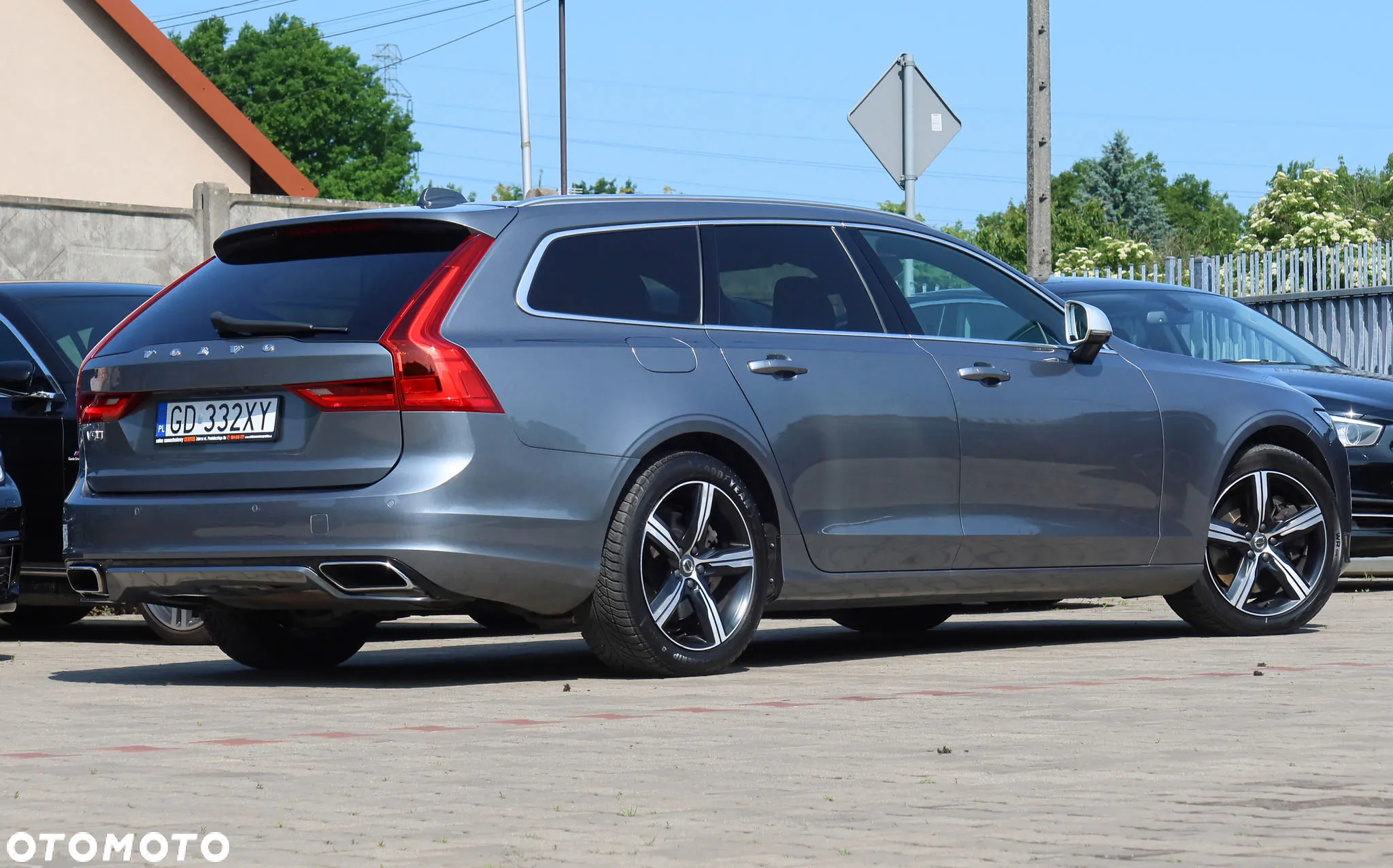 Volvo V90 D5 AWD R-Design - 36