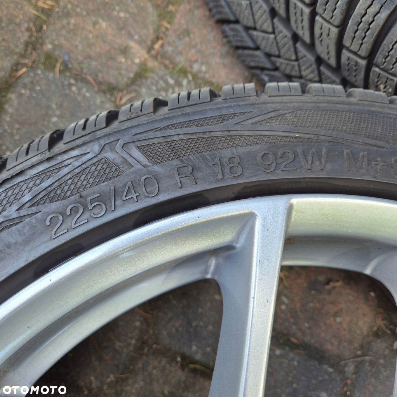 ZIMA 225/40 R18 AUDI A3 A4 A6 TT VW GOLF OCTAVIA LEON OCTAVIA CADDY BMW F40 - 8