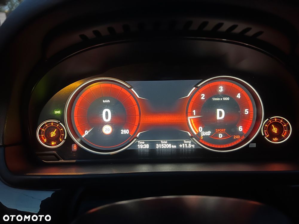 BMW Seria 5 525d Luxury Line - 18