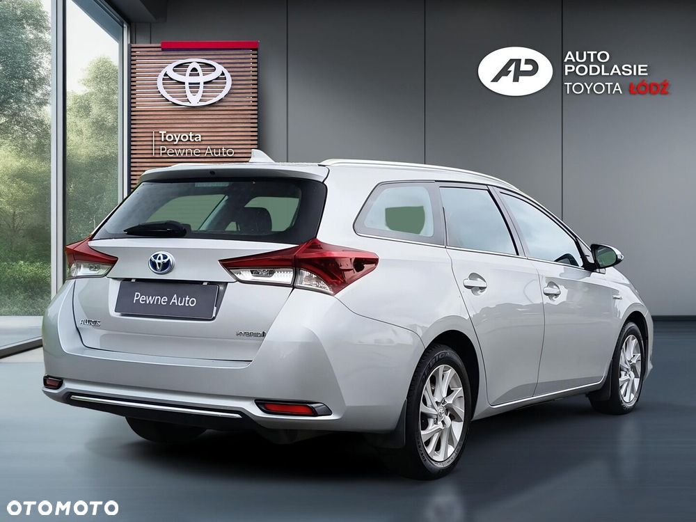 Toyota Auris Hybrid 135 Premium - 8