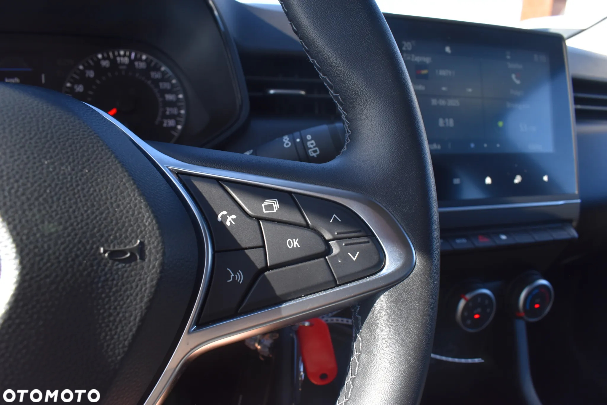 Renault Clio 1.0 TCe Equilibre - 25