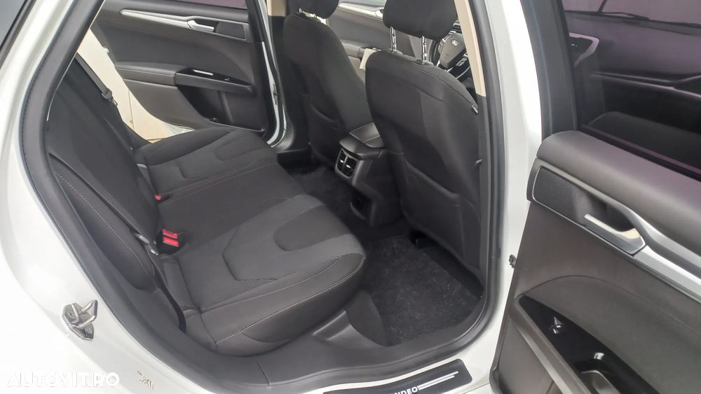 Ford Mondeo 2.0 TDCi Powershift Titanium - 11