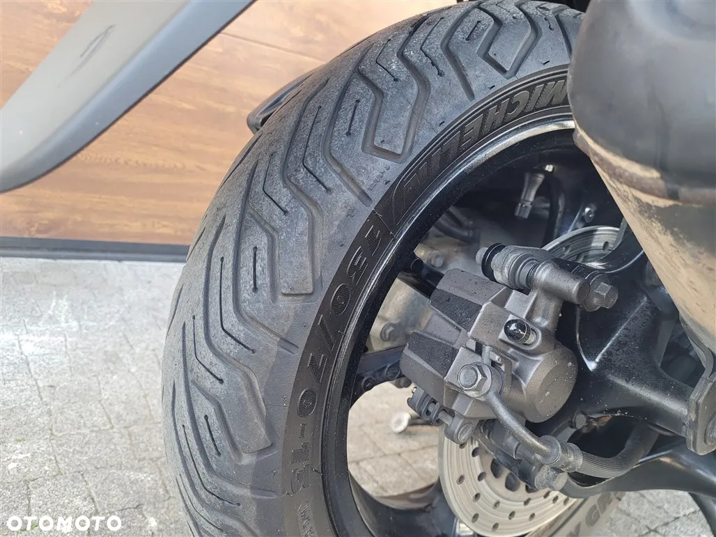 Yamaha NMAX - 17