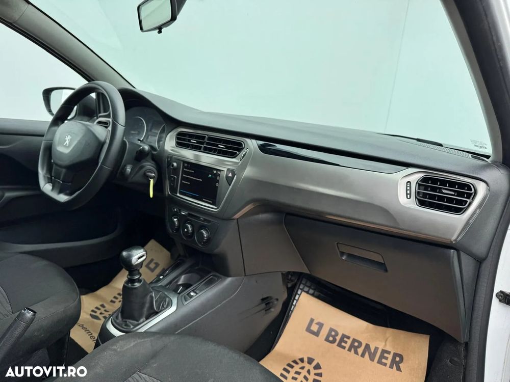 Peugeot 301 - 11