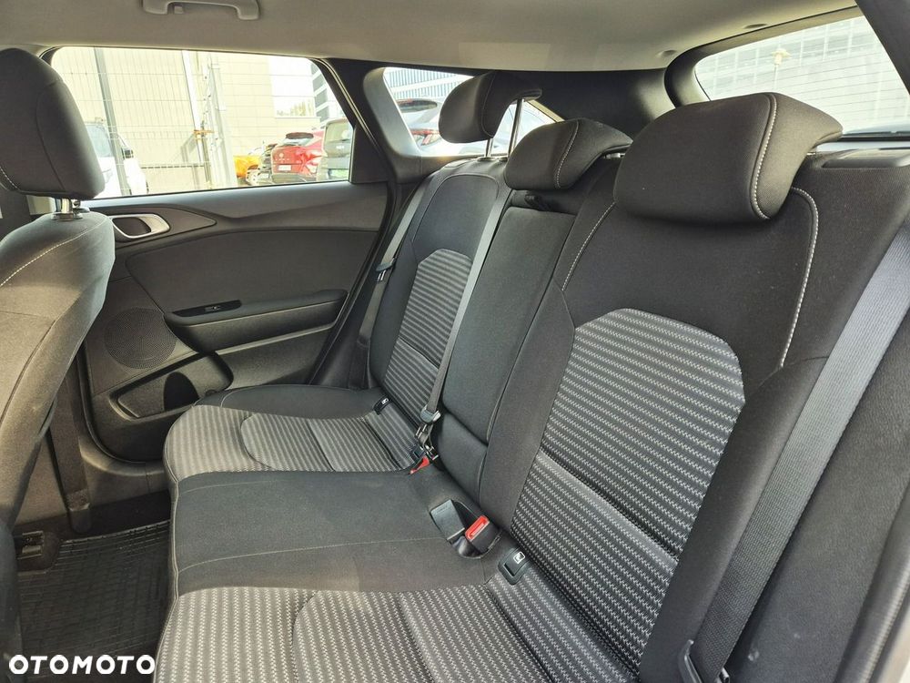 Kia Ceed 1.5 T-GDI M DCT - 24