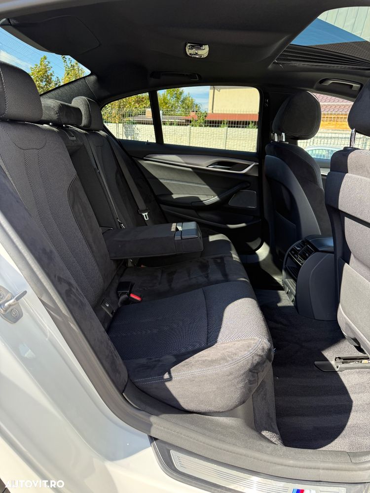 BMW Seria 5 530e Aut. M Sport Edition - 13