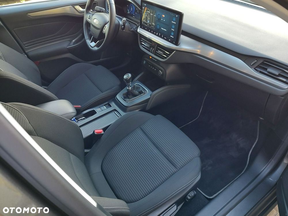 Ford Focus 1.0 EcoBoost Hybrid TITANIUM X - 24