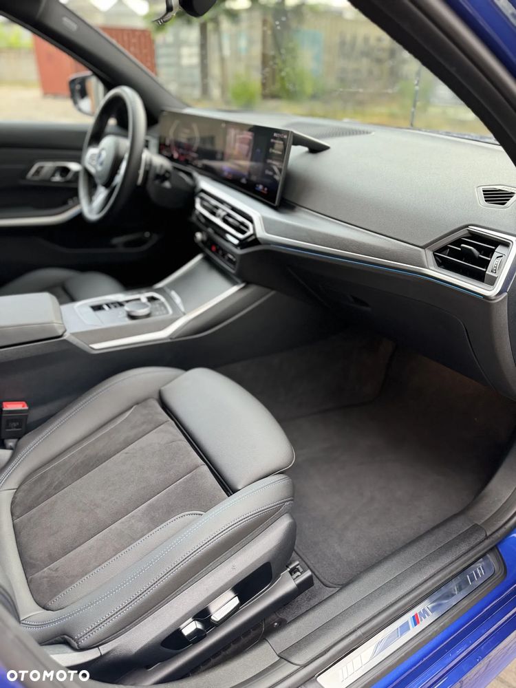 BMW Seria 3 330e M Sport - 31