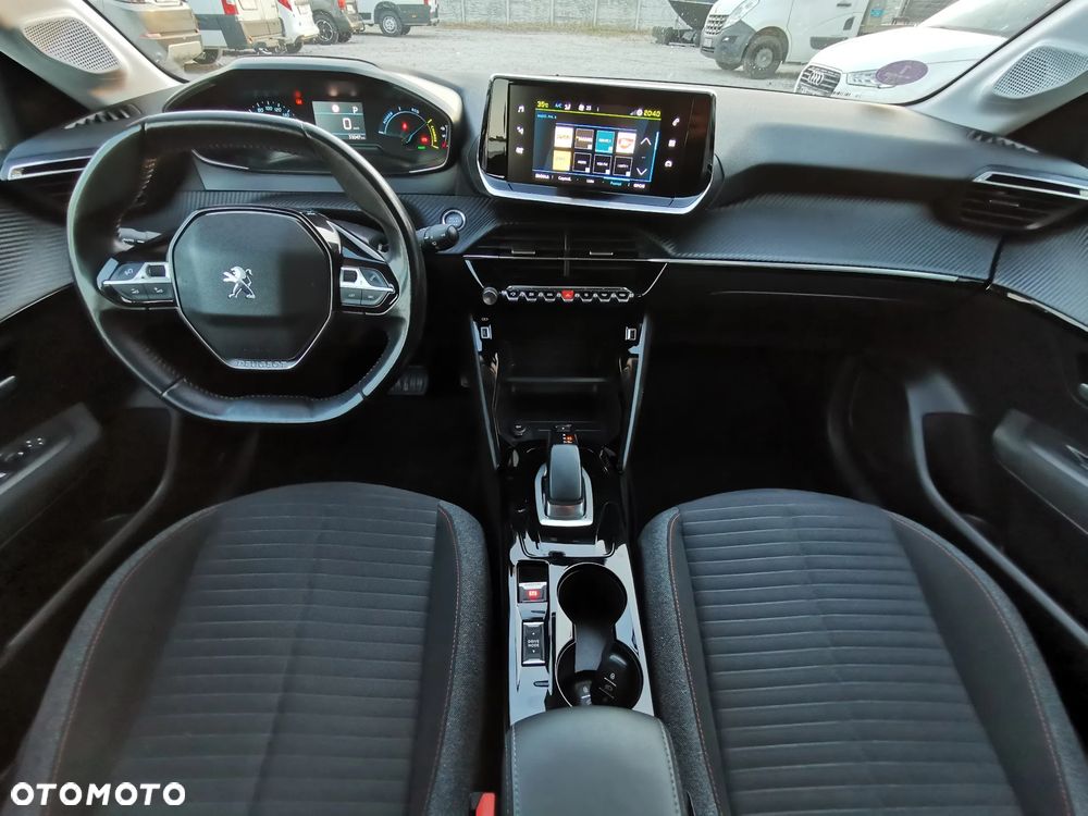 Peugeot 208 - 22