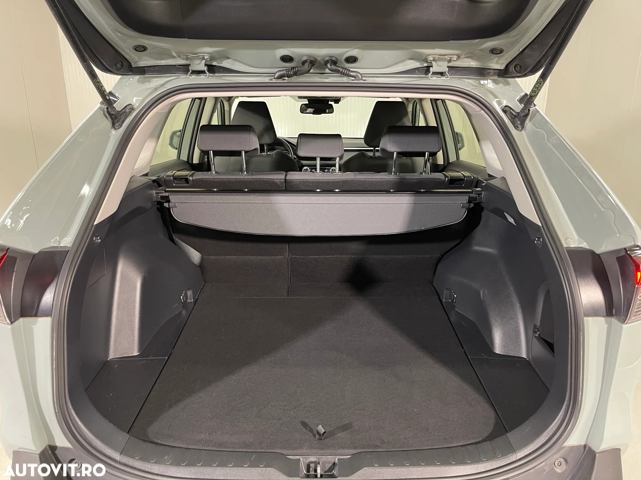 Toyota RAV4 - 11