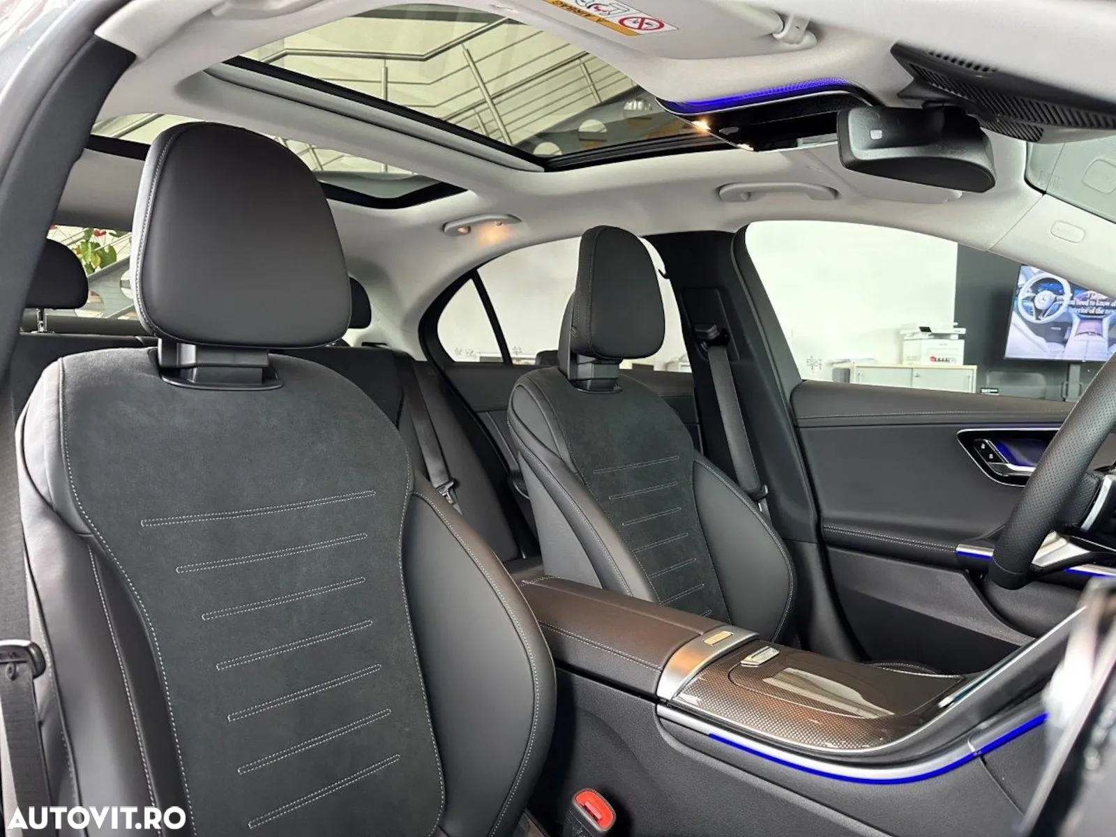 Mercedes-Benz C 300 e 4Matic 9G-TRONIC AMG Line Advanced - 18