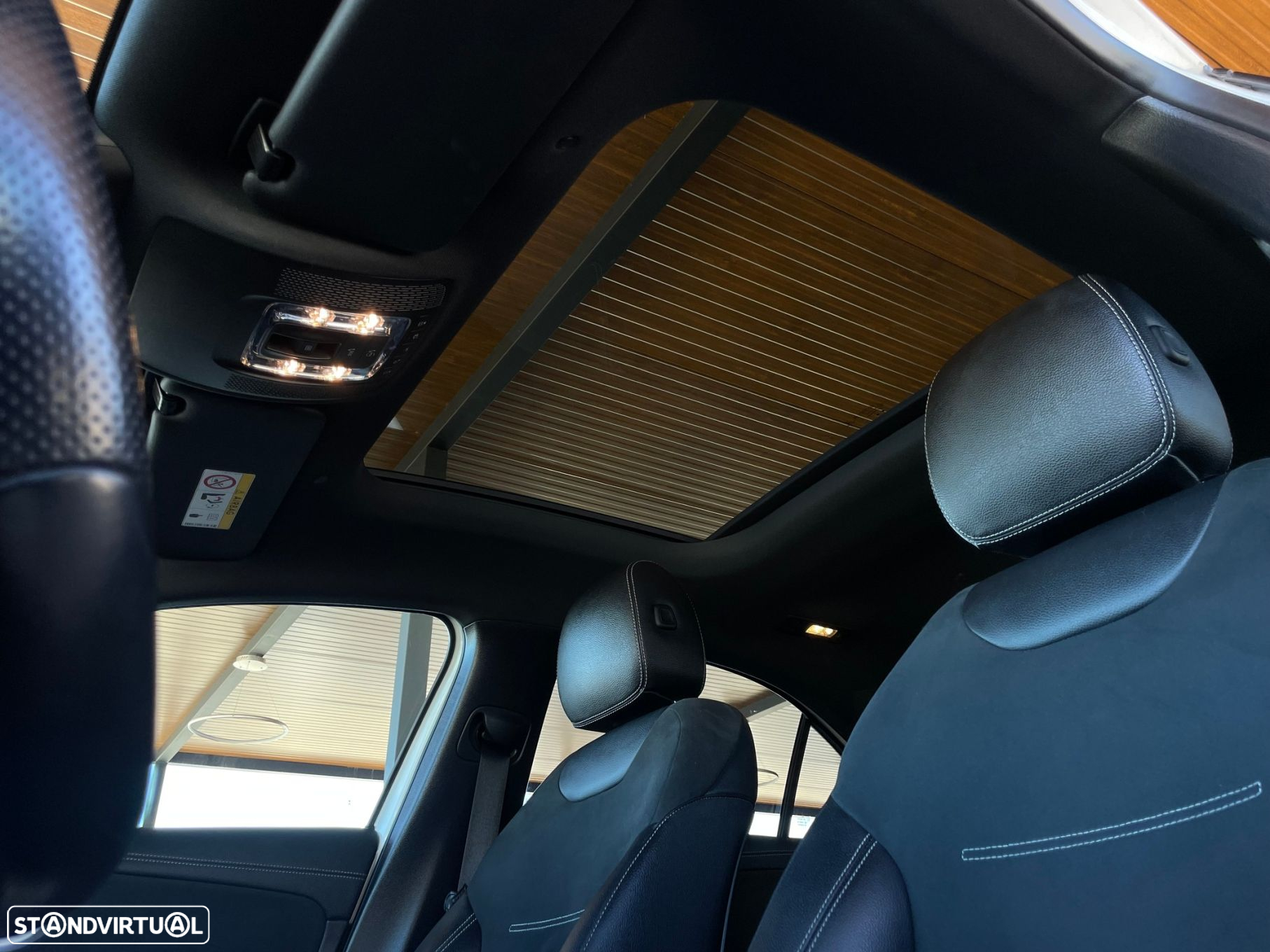 Mercedes-Benz A 250 Limousine e AMG Line - 15