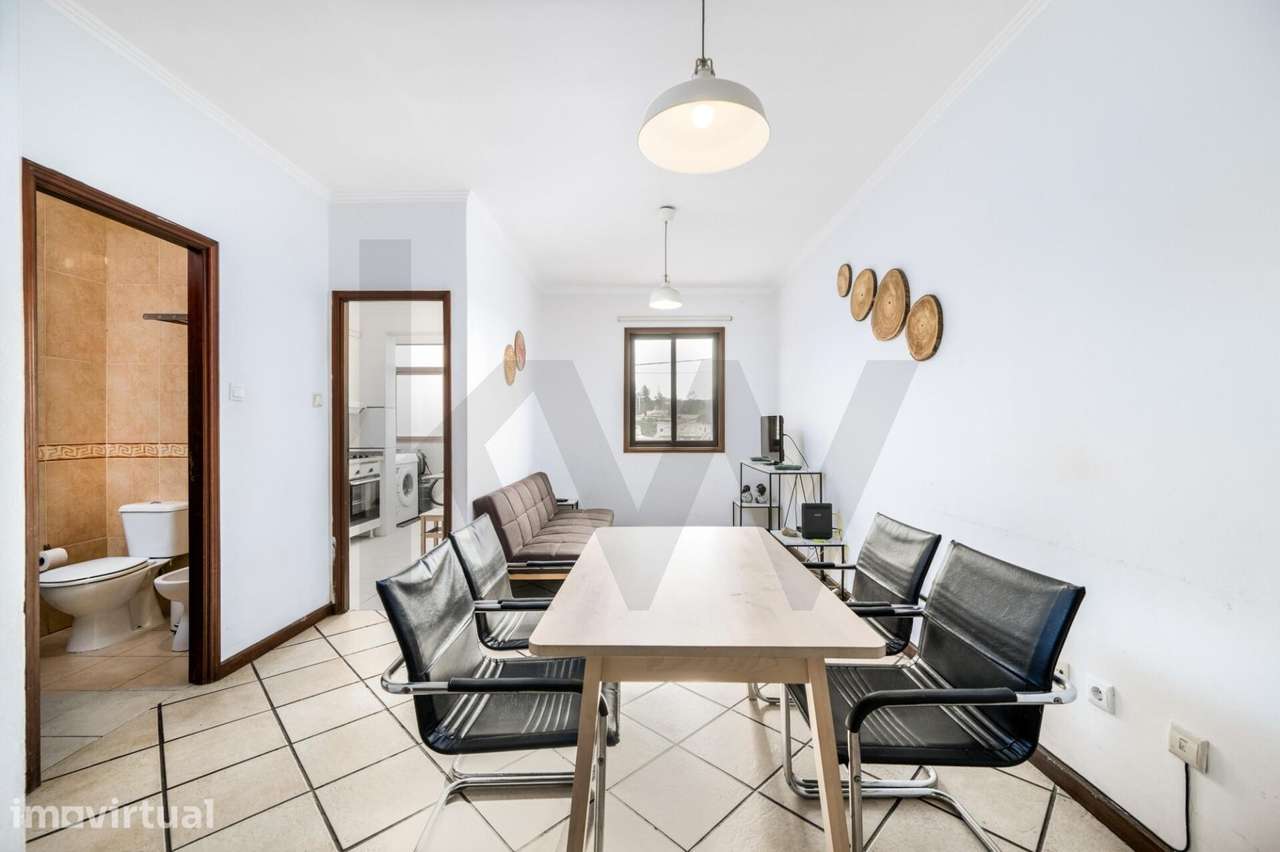 Arrendamento — Moradia T3+1 mobilada e com grande terraço no Jardim Mo - Grande imagem: 2/21