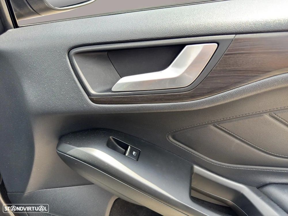 Ford Focus 1.5 EcoBoost Vignale — fotografia 13