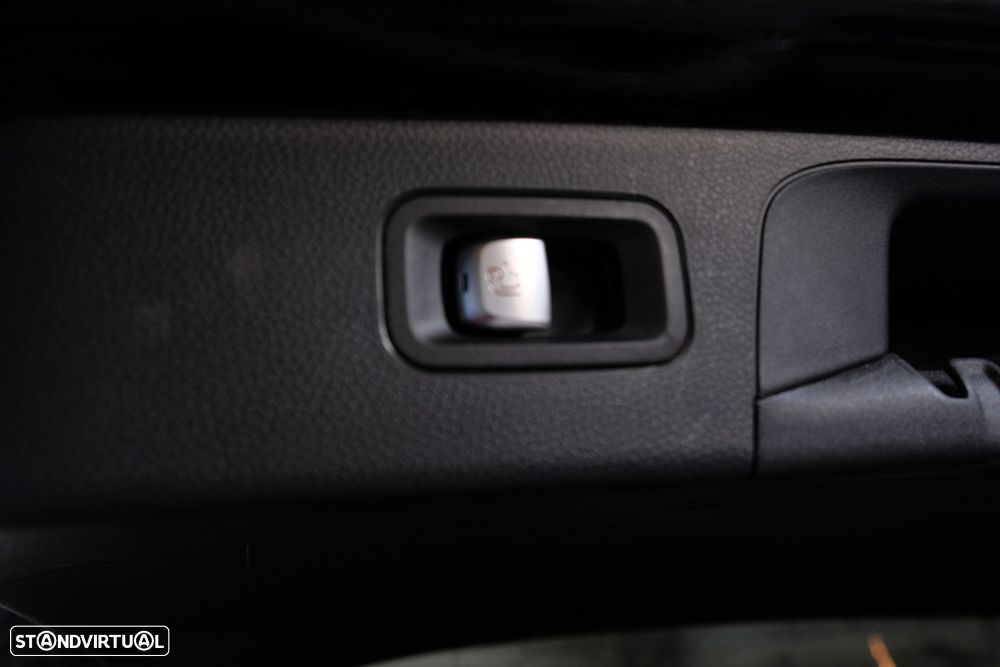 Mercedes-Benz GLC 300 e 4Matic - 24