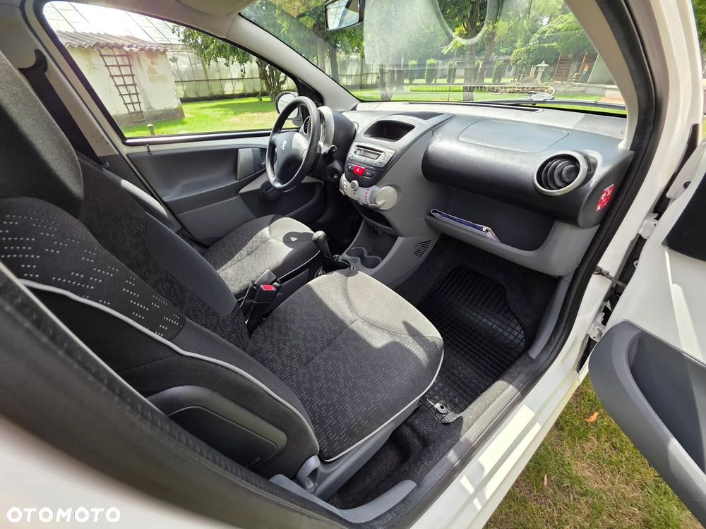 Peugeot 107 1.0 Trendy - 16