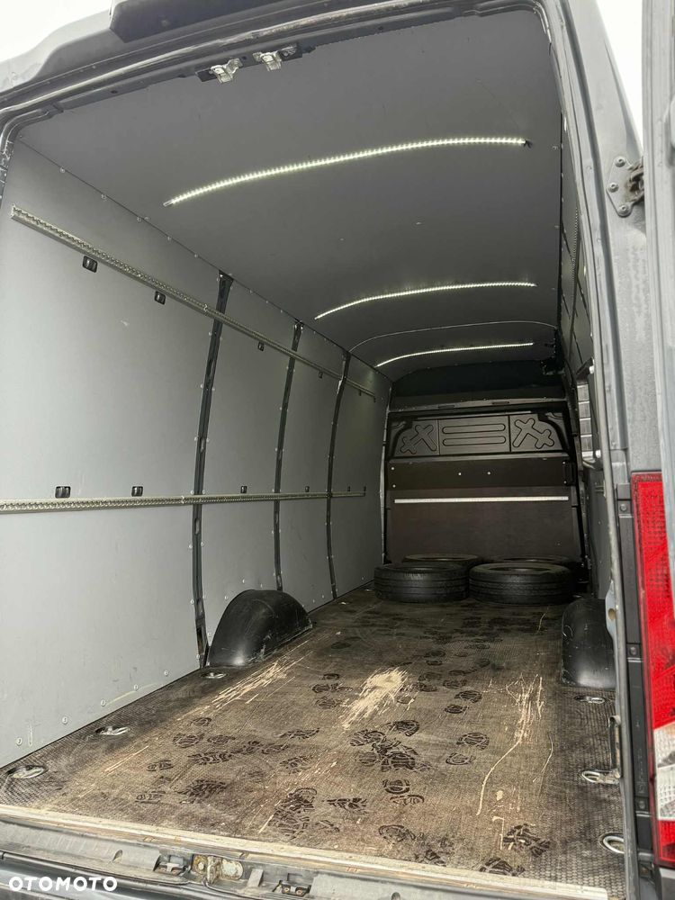 Iveco DAILY 35S18 - 8