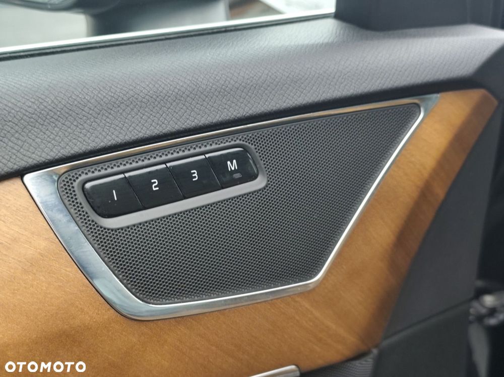 Volvo XC 90 - 18