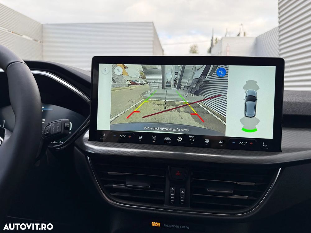 Ford Kuga 1.5 EcoBoost A8 FWD Titanium - 4