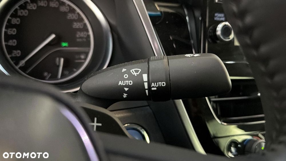 Toyota Camry 2.5 Hybrid Executive CVT - 26