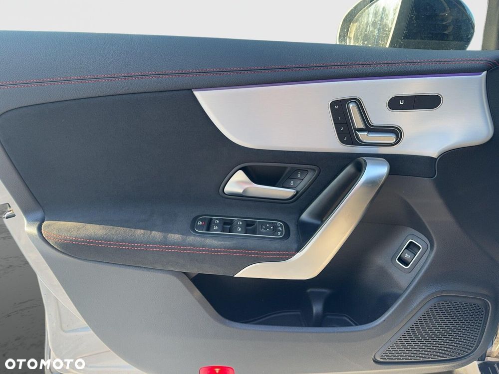 Mercedes-Benz CLA 200 AMG Line 7G-DCT - 18