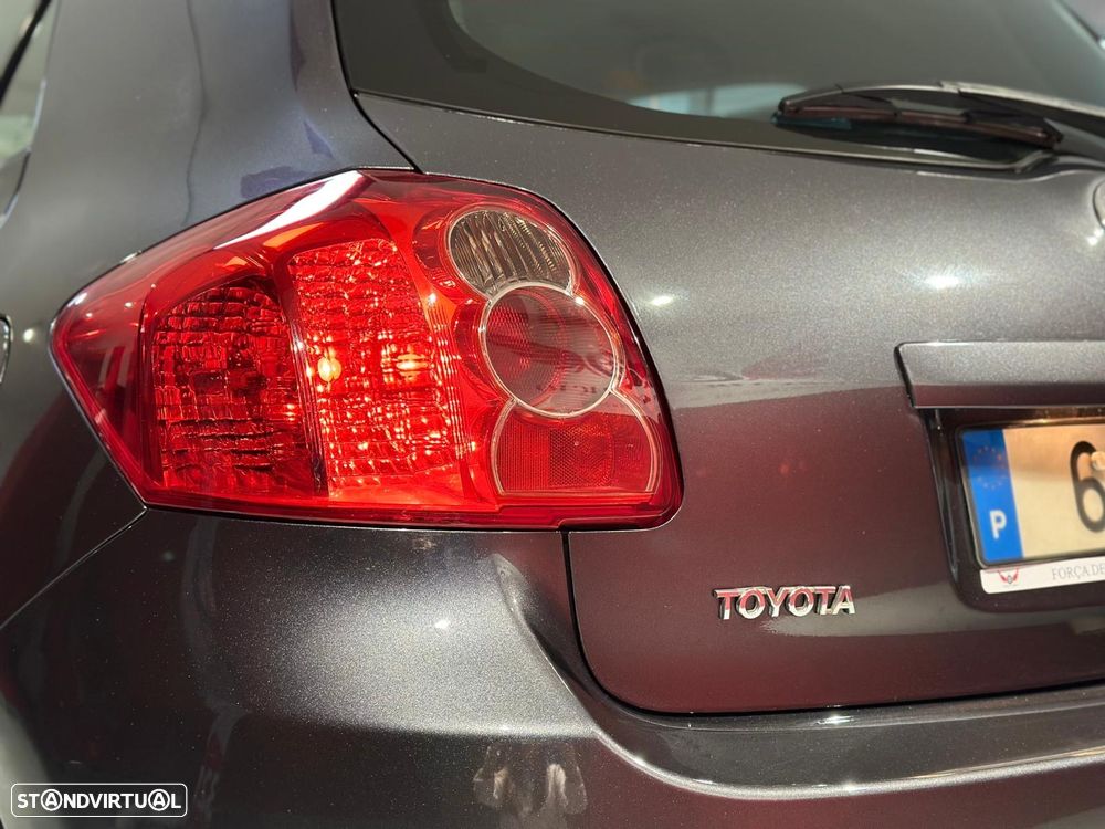 Toyota Auris 1.4 VVT-i AC+VSC - 17
