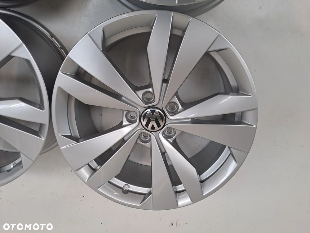 FELGI 5x112 7.5Jx18 CALI ET50 10A071498 VW SEAT SKODA AUDI DEMO NOWE Komplet - 2