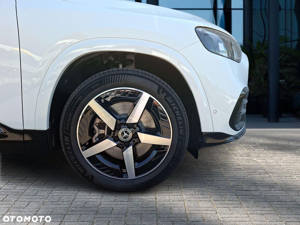 Mercedes-Benz GLB - 16