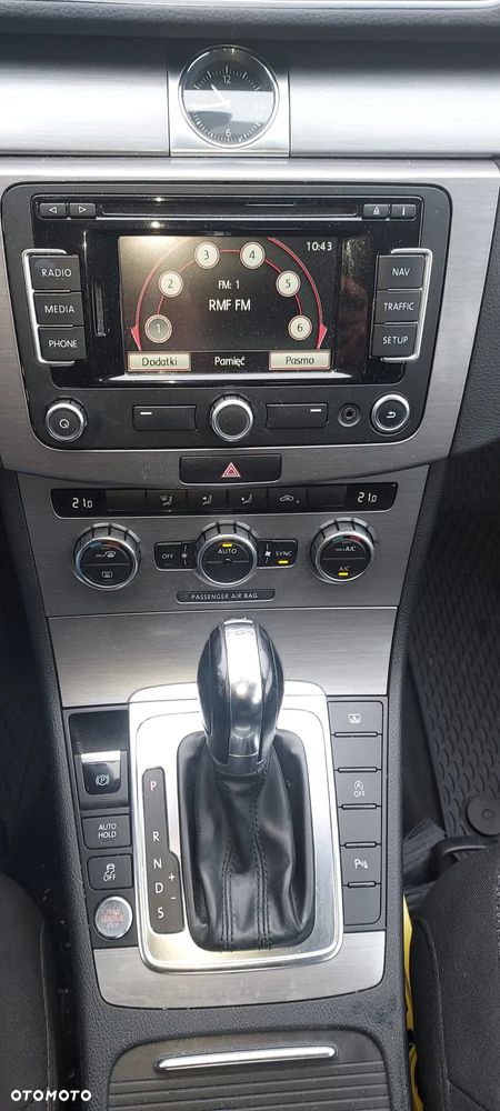 Volkswagen Passat 2.0 TDI Comfortline DSG - 11