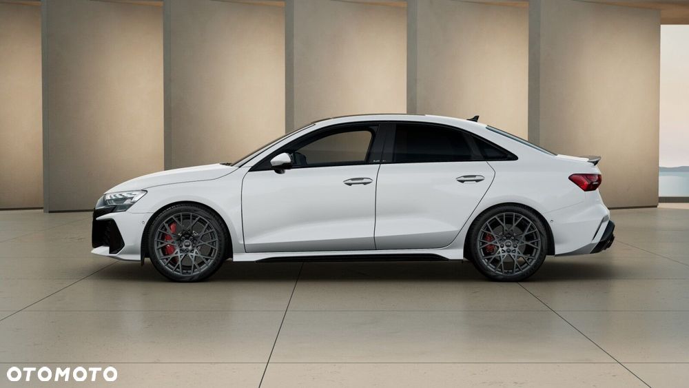 Audi RS3 Limousine - 3