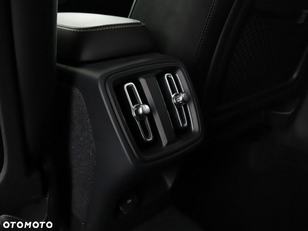 Volvo XC 40 D3 AWD R-Design - 38