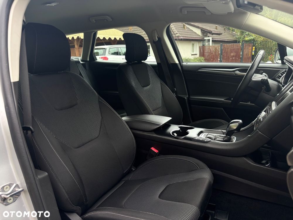 Ford Mondeo 2.0 Hybrid Titanium - 24